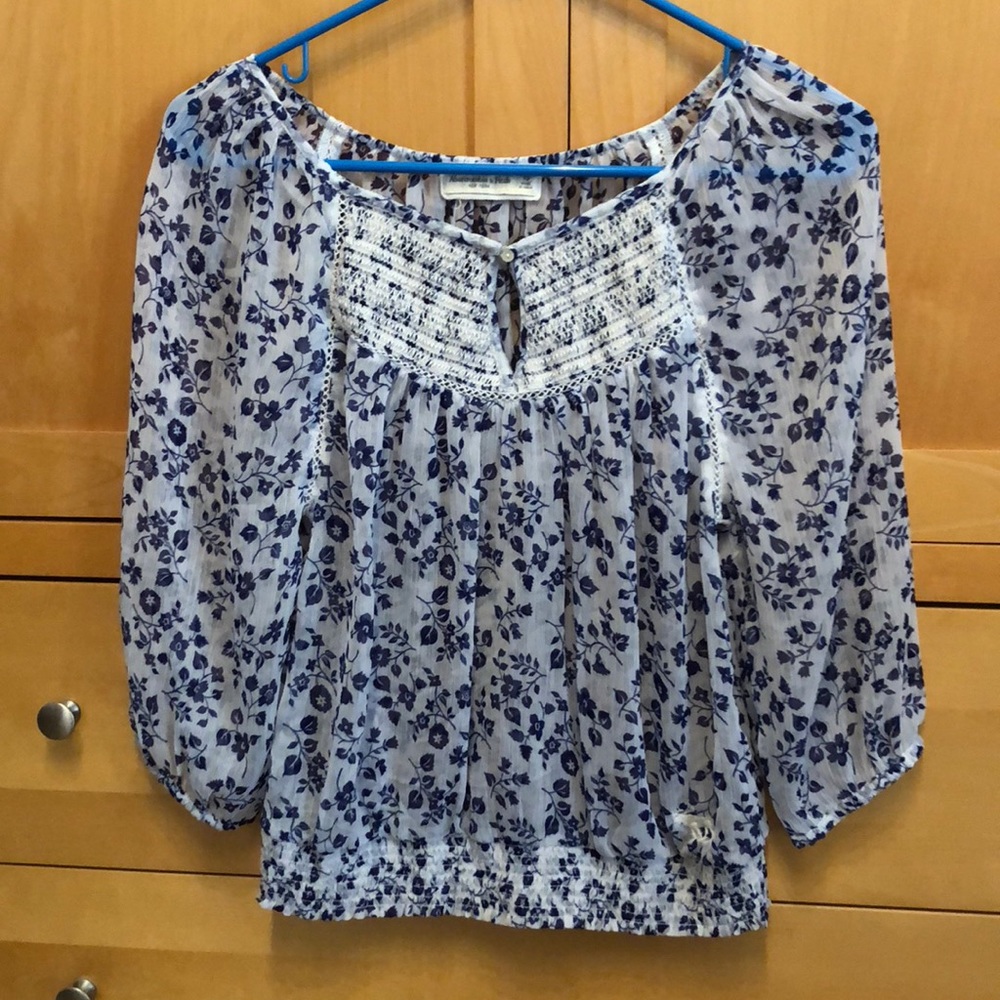 Adorable Sheer Abercrombie Blouse